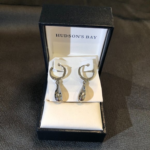 Hudson's Bay Tear Drop Earrings. - Picture 1 of 4